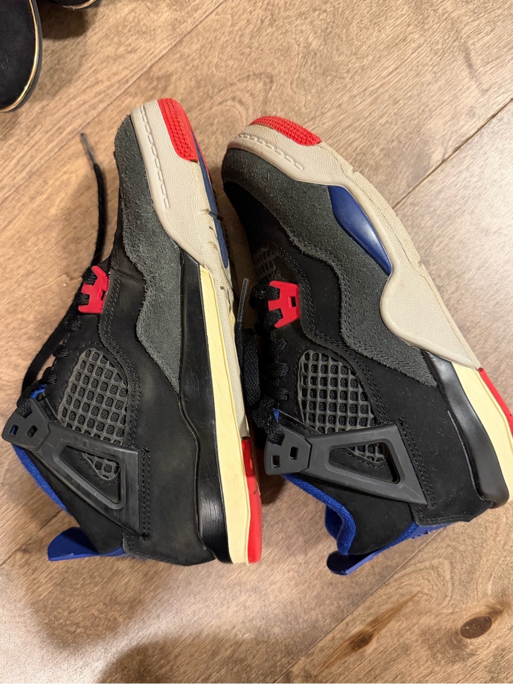 Jordan 4 - Picture 3 of 3
